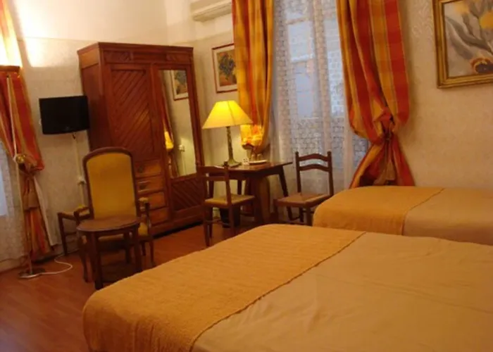 Cronstadt Hotel 3*
