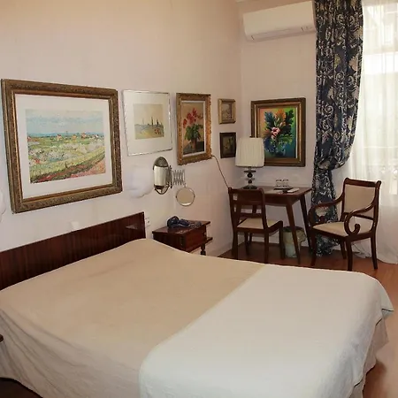 Ξενοδοχείο Cronstadt 3*