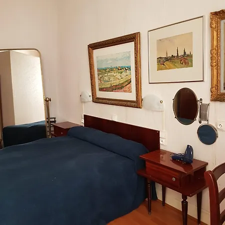 Cronstadt Hotel 3*