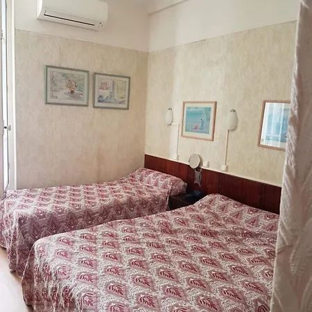 Cronstadt Hotel 3*