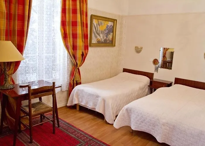 Cronstadt Hotel 3*