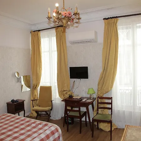 Cronstadt 3* 니스